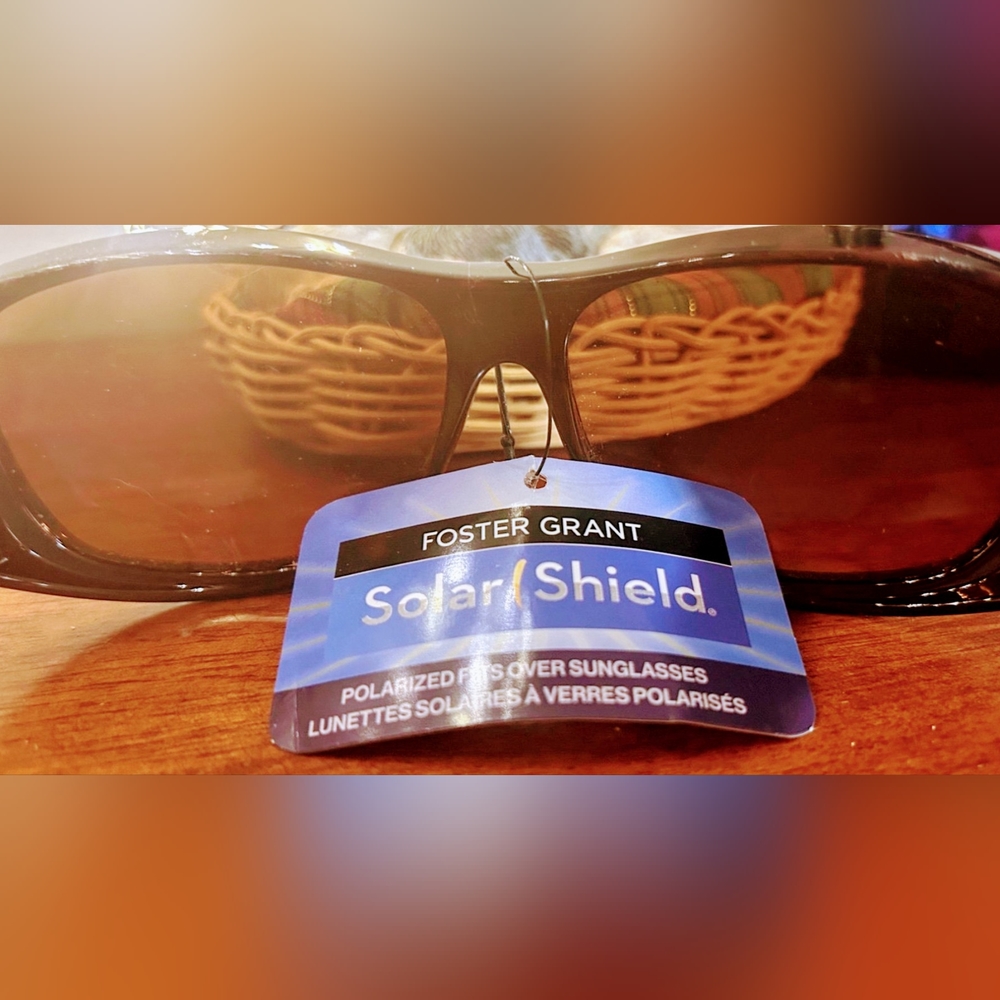 Foster grant solar shield, sunglasses unisex, can you wear over others Nwt